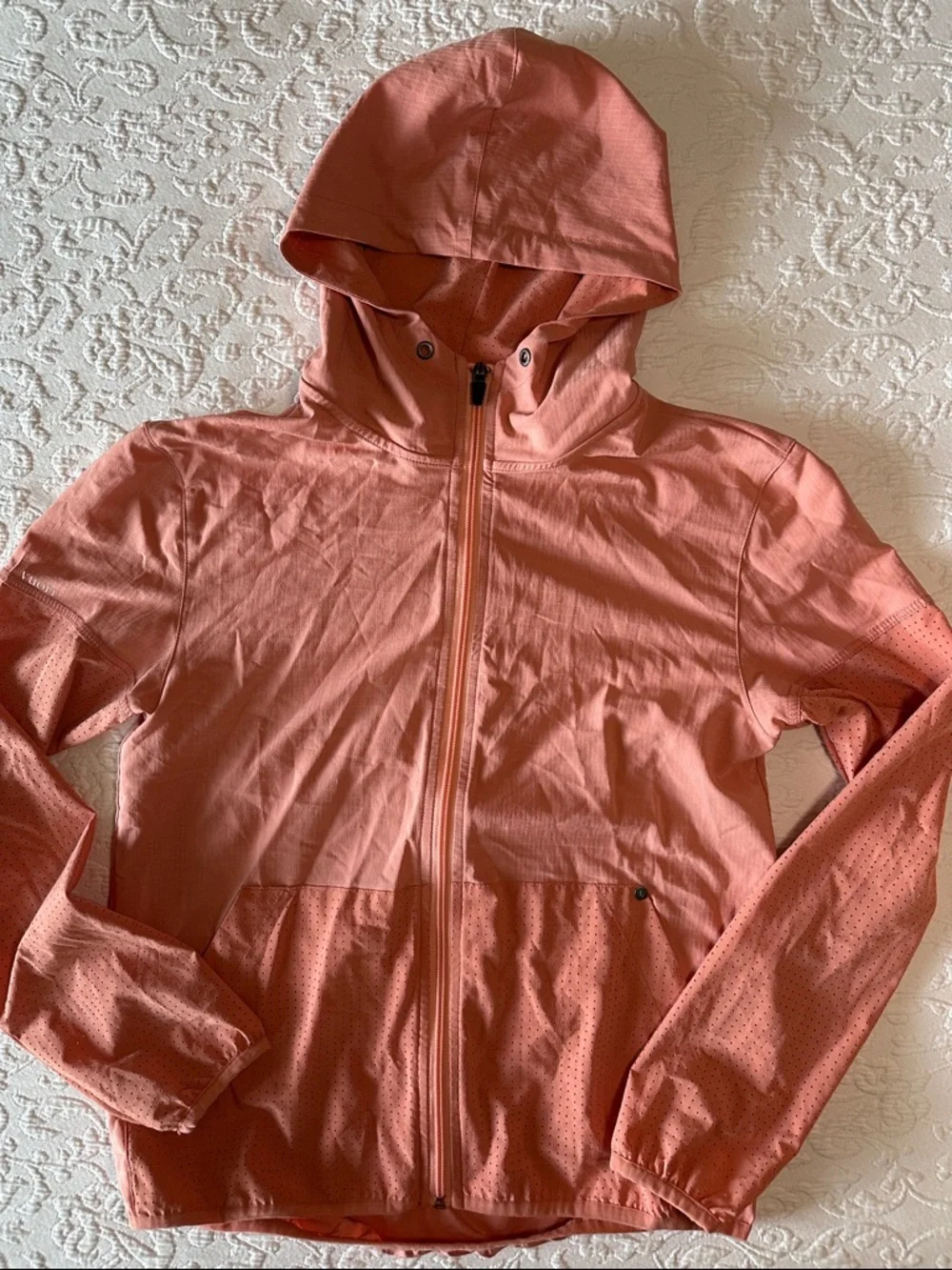 Vuori Stonesteps Hooded Windbreaker Jacket in Sunset, size Small EUC - Picture 5 of 13
